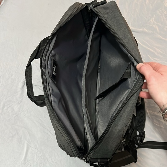 Solo New York Duane Hybrid Briefcase/Backpack - Picture 3 of 7